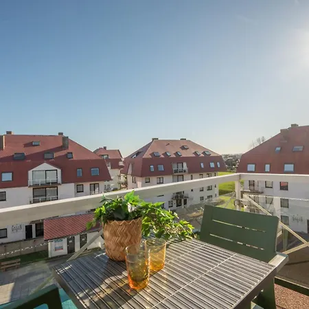 Apartment Sunny With Terrace & Pool Near The