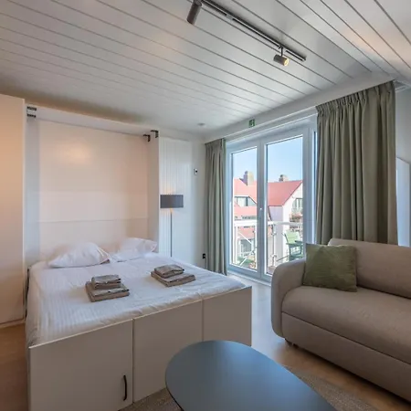 Apartment Sunny With Terrace & Pool Near The *