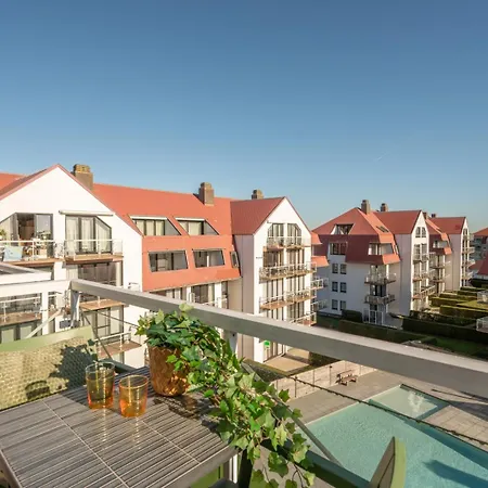 Sunny With Terrace & Pool Near The Middelkerke